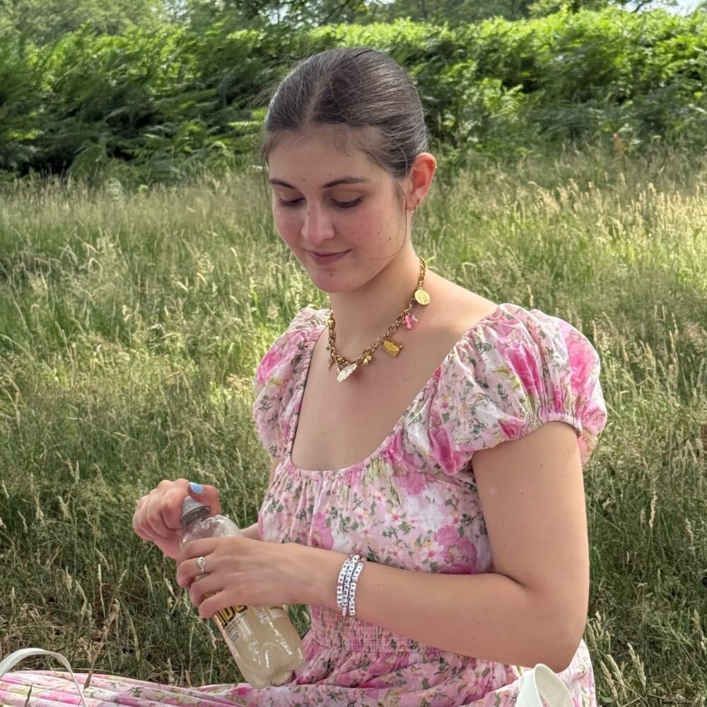 Meet your Posher, Yasmina